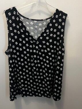 Women's Croft & Barrow Sleeveless Blouse, Black floral, Size 1X, Flowy, Ex Cond!